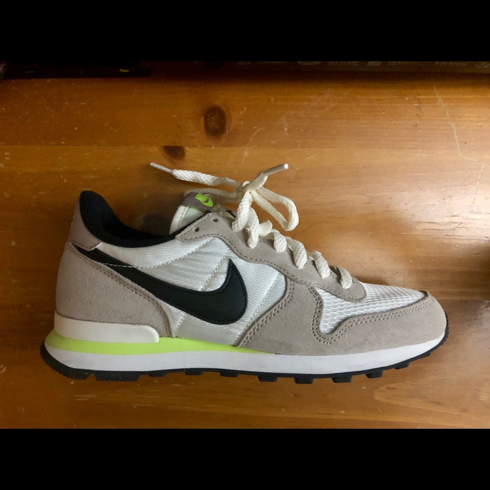 Nike Internationalist